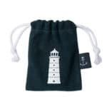 Hochwertige Stofftasche mit Leuchtturm-Design und Anker-Logo, ideal für maritime Accessoires und Ges.