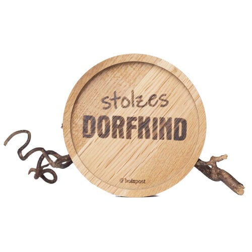 Hochwertiges Holzschild mit Aufschrift "Stolzes Dorfkind" und Naturzweig, ideal für ländliche Dekora.