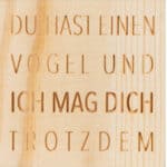 Vogel im Porzellan-Kästchen mit Gravur "Du hast einen Vogel und ich mag dich".
