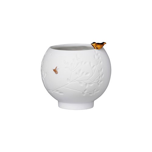 Elegante weiße Keramikvase mit goldfarbenem Vogel-Detail und dekorativem Baumrelief.