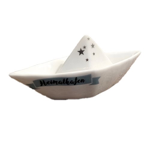 Keramikschiff mit Sternen und "Heimathafen" Schriftzug.