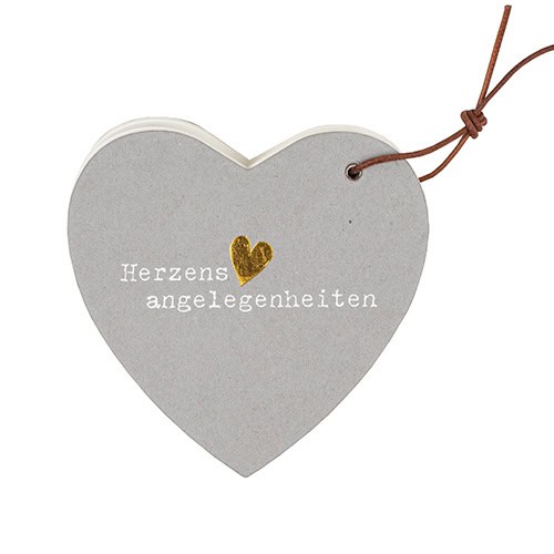 Herzanhänger mit goldenem Herz und Aufschrift "Herzensangelegenheiten" für liebevolle Geschenke.