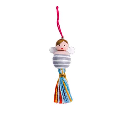 Hängender Stoffengel als Dekoration, handgefertigt, bunte Fransen, für Weihnachten oder als Geschenk.