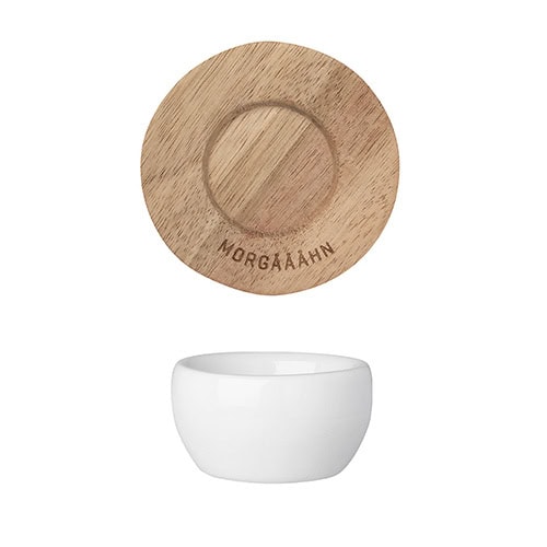 Höcker aus Holz mit "MORGAÄHN" graviert, weiße Keramikschale für Kaffee oder Tee, stilvolles Des.