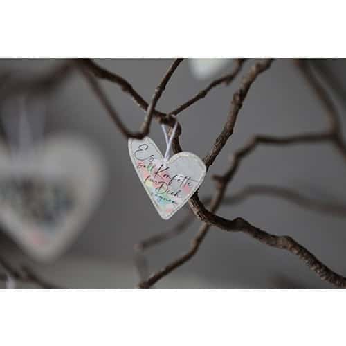 Herzanhänger an Baumzweig, romantische Dekoration, Liebe, Valentinstag, Geschenkidee, Natur, zarte S.