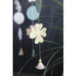 Hängender Weihnachtsbaumschmuck mit Schneeflocken-Design und Quasten, festliche Dekoration für Weihn.