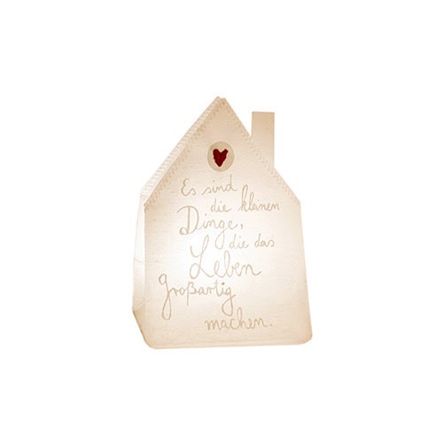 Ein liebevoll gestaltetes Holzherz mit handgeschriebenem Spruch und rotem Herzdetail.
