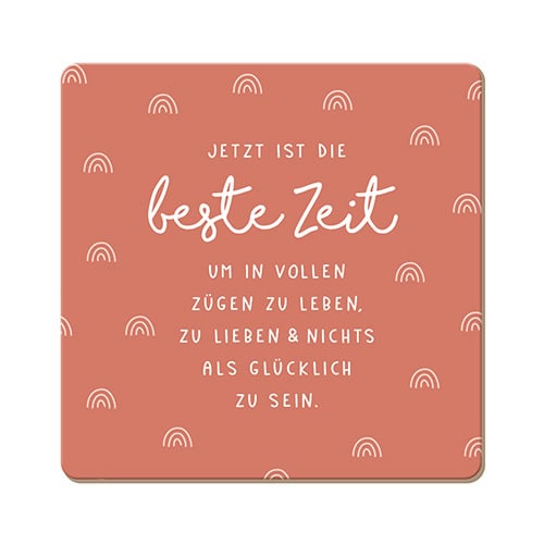 Hochwertiges Zitat über die Gegenwart, Glück und Liebe auf rosa Hintergrund mit Regenbogenmustern.