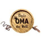 Höchstwertiger Holzanhänger mit "Beste Oma der Welt" Gravur und kleiner Handabdruck. Perfekt als Ges.