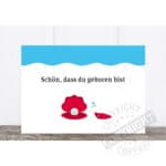 Schön, dass du geboren bist - Glückwunschkarte mit roter Blume und Herz für Geburtstagsgrüße.