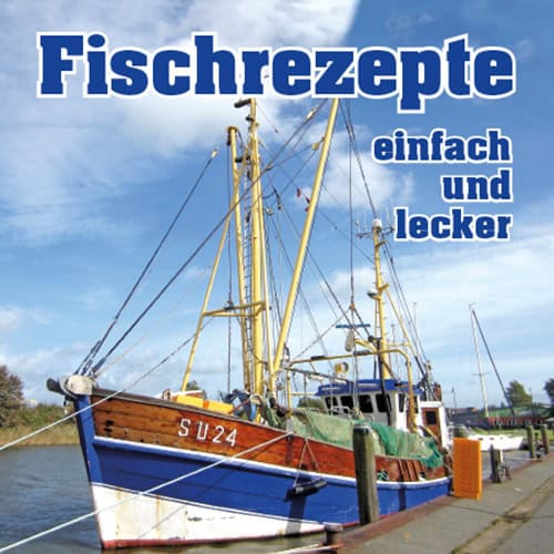 Traditionelles Fischereiboot am Hafen mit frischen Fischrezepten.
