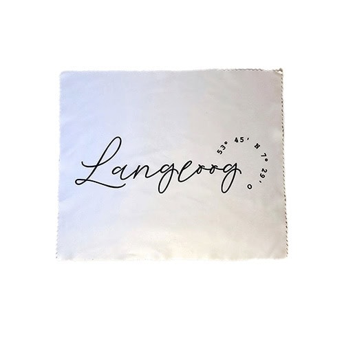 Hochwertiges Stoffetikett mit "Langoog" Schriftzug und Kompassdesign, ideal für Mode- und Textilmark.