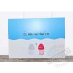 Einladungskarte mit dem Text "Du bist der Burner" und zwei lustigen Quallen in Grau und Rot.