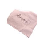Weiche, rosa Handtuch mit "Langeoog" Schriftzug, ideal für Strand- oder Wellness-Accessoires.