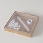 Häusliche Dekoration im Geschenkset mit Miniaturhäuser und Zubehör, ideal für kreative Bastelprojekt.
