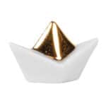 Goldene Schiffschale mit weißem Boot, elegantes Dekor für Zuhause oder Geschenk.