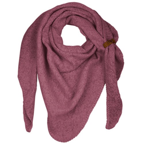 Weicher, pinker Wollschal mit Label, ideal für kalte Tage und stilvolles Winteraccessoire.
