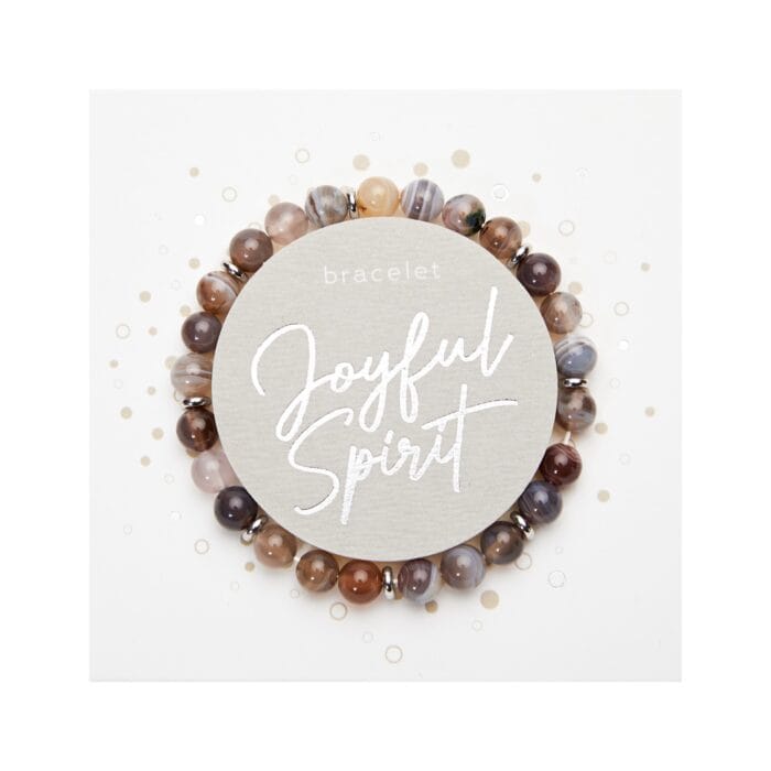 Halskette aus bunten Perlen mit "Joyful Spirit" Schriftzug, ideal für stilvollen Schmuck und positiv.