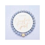 Hochwertiges Armband aus blauen Perlen mit Herz-Anhänger, symbolisiert Freude und positiven Geist.
