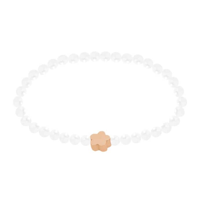 Perlenarmband mit Blumenanhänger, elegantes Schmuckstück für Damen.
