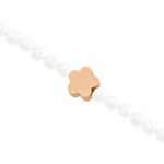 Perlenkette mit Blumenanhänger, eleganter Schmuck für Damen.