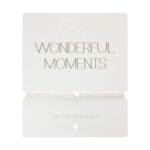 Elegante Grußkarte mit Perlen und "New Wonderful Moments" Schrift.